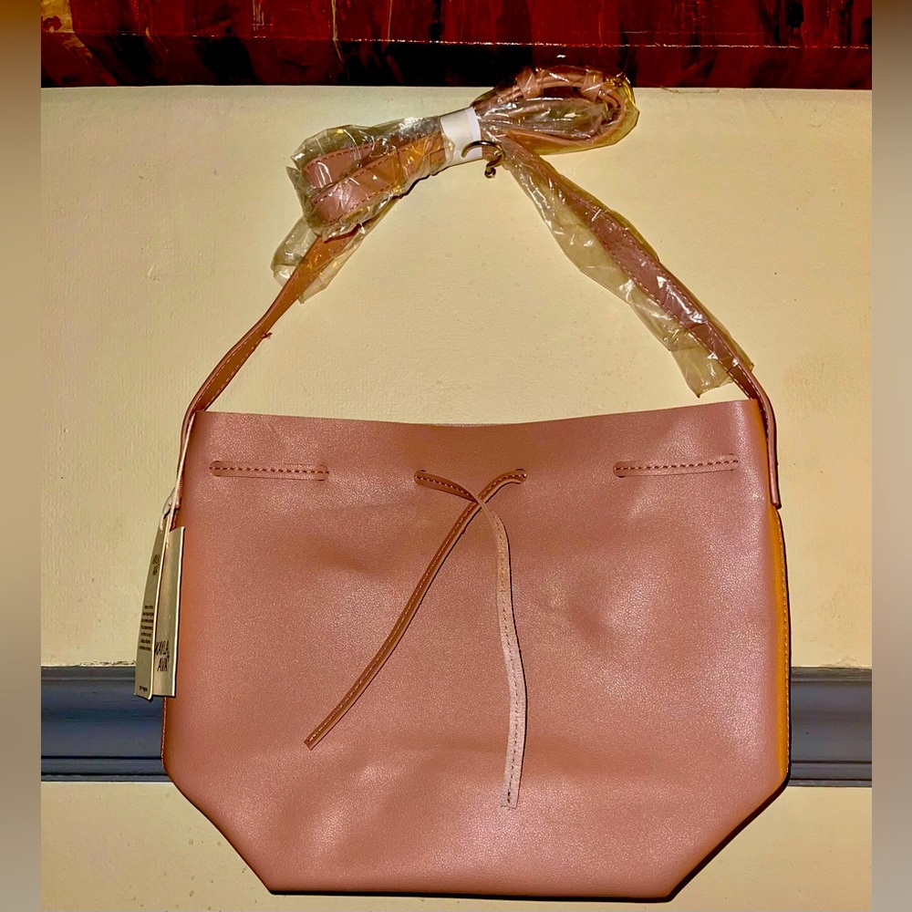 NWT Kayla & Ava Vegan Leather Pink Pebbled Medium Size Bucket/Crossbody Bag.